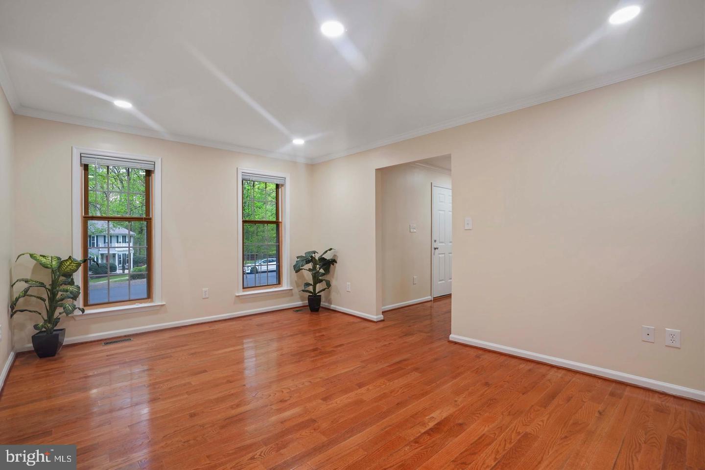 5105 Pheasant Road Fairfax, VA 22030 - Photo 7 of 32 Bright and airy living space awaits.