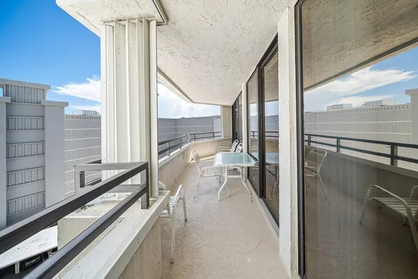 $3,495 | 3560 South Ocean Boulevard, Unit 809, South Palm Beach, FL 33480