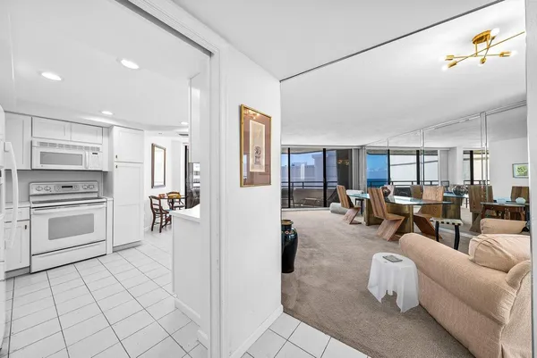 $3,495 | 3560 South Ocean Boulevard, Unit 809, South Palm Beach, FL 33480