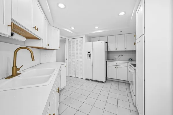 $3,495 | 3560 South Ocean Boulevard, Unit 809, South Palm Beach, FL 33480