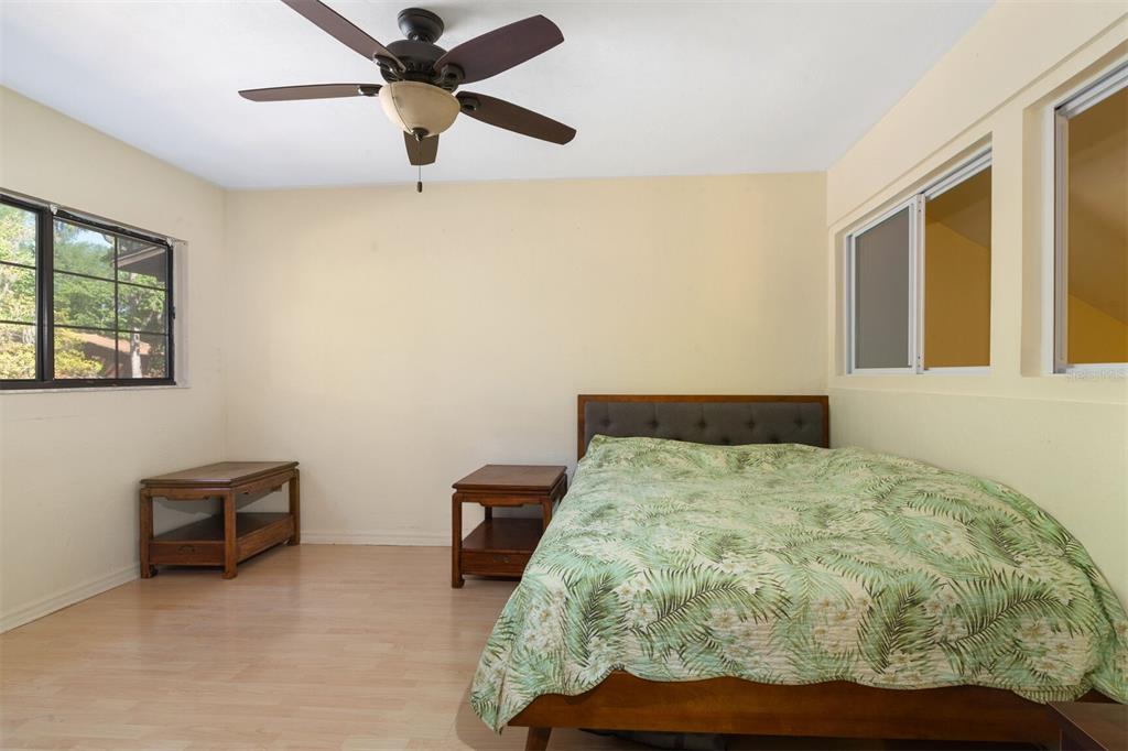945 Southwest 56th Terrace Gainesville, FL 32607 - Photo 11 of 29 Gallery Image 11