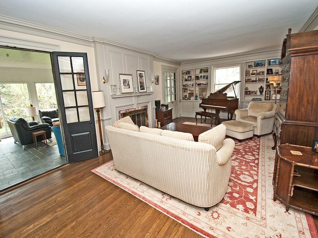 2309 Clearvue Road Franklin Park, PA 15237 - Photo 3 of 25 Gallery Image 3