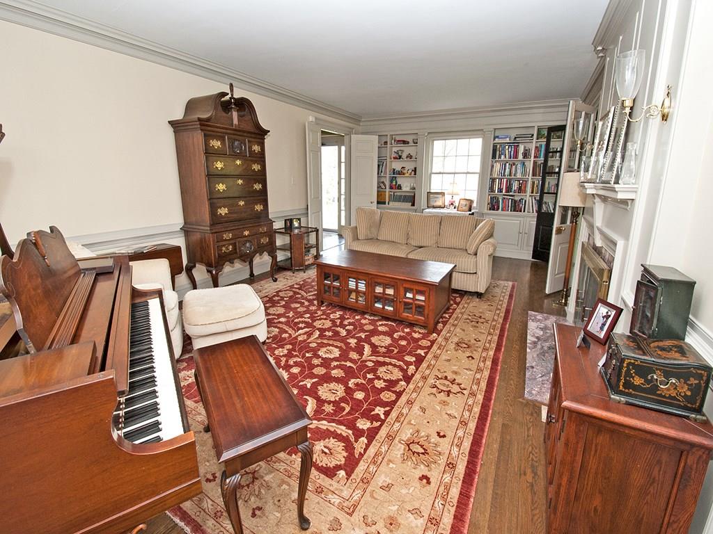 2309 Clearvue Road Franklin Park, PA 15237 - Photo 4 of 25 Gallery Image 4