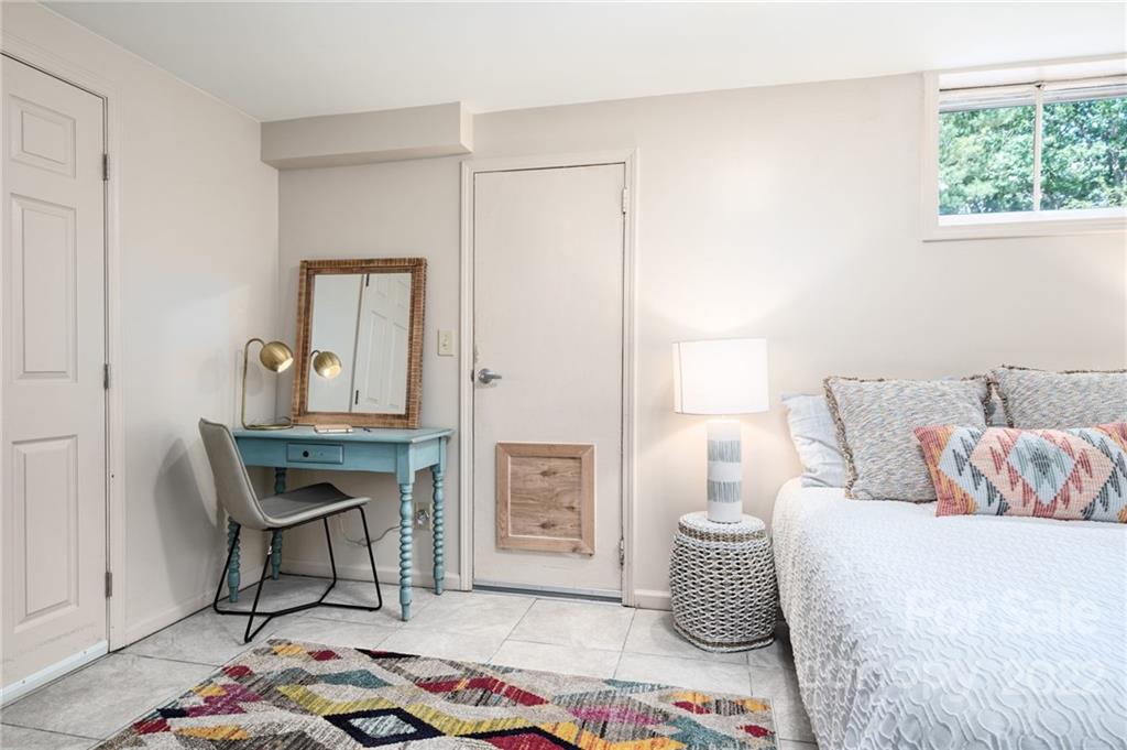 105 Kingsgate Road Asheville, NC 28805 - Photo 18 of 27 Gallery Image 18