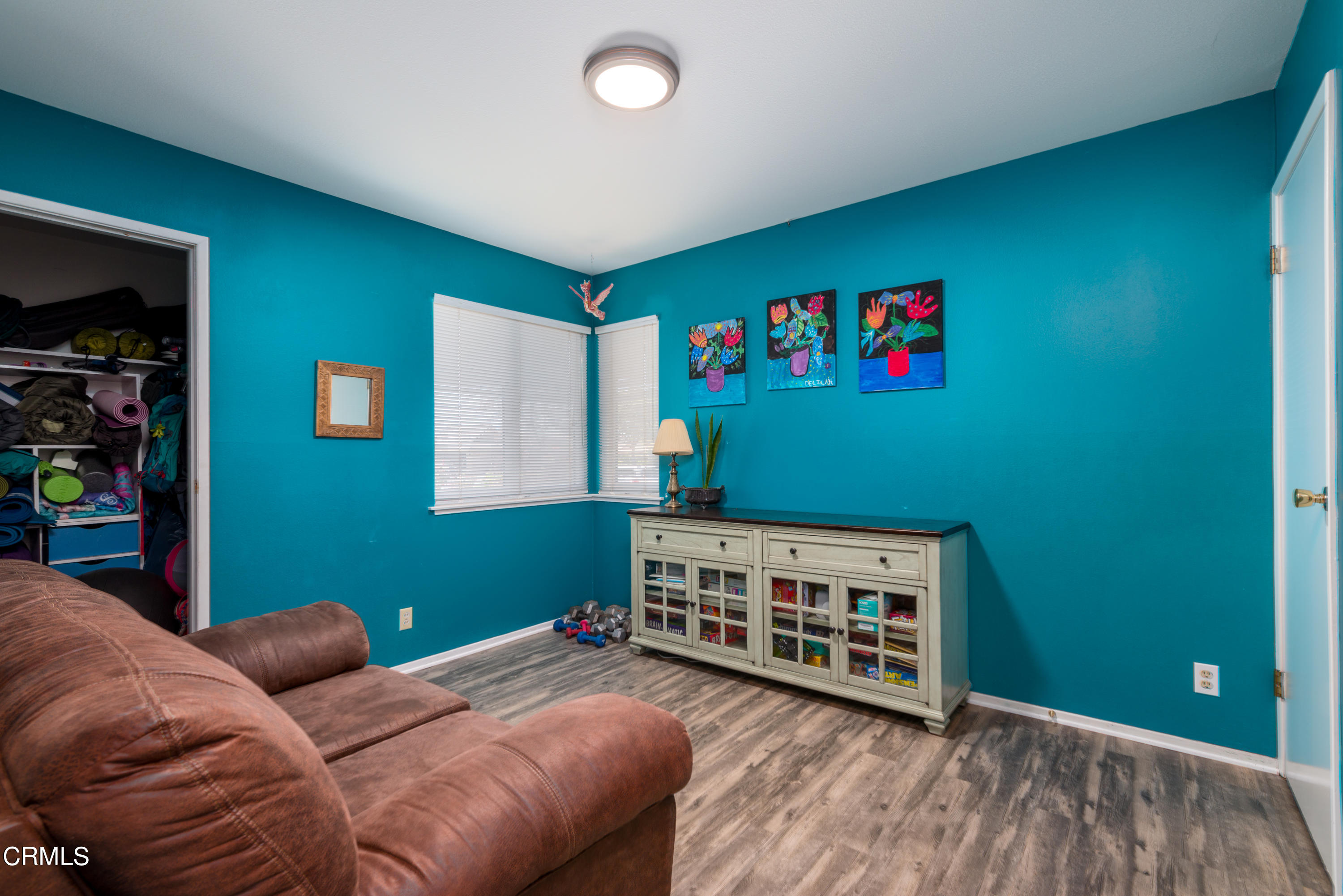 53 West Avenida De Las Flores Thousand Oaks, CA 91360 - Photo 16 of 36 BEDROOM / TV ROOM