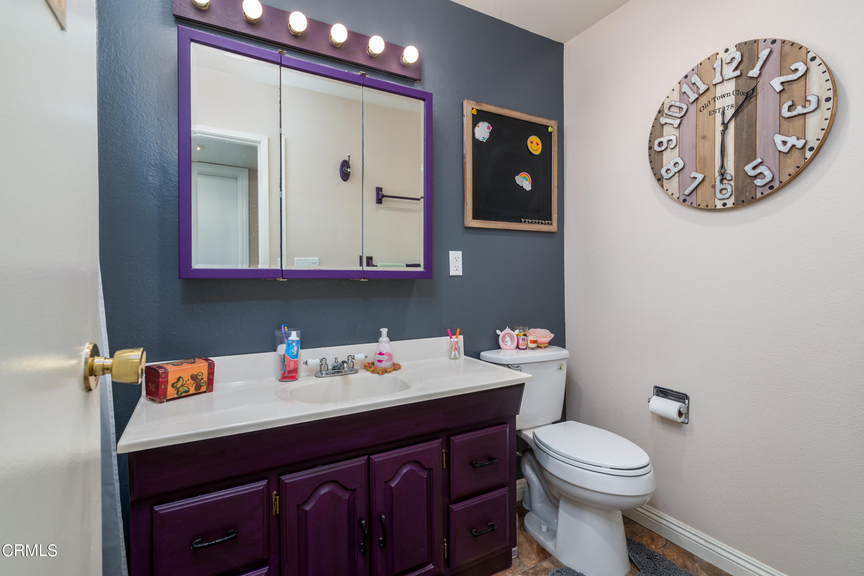 53 West Avenida De Las Flores Thousand Oaks, CA 91360 - Photo 17 of 36 BATHROOM