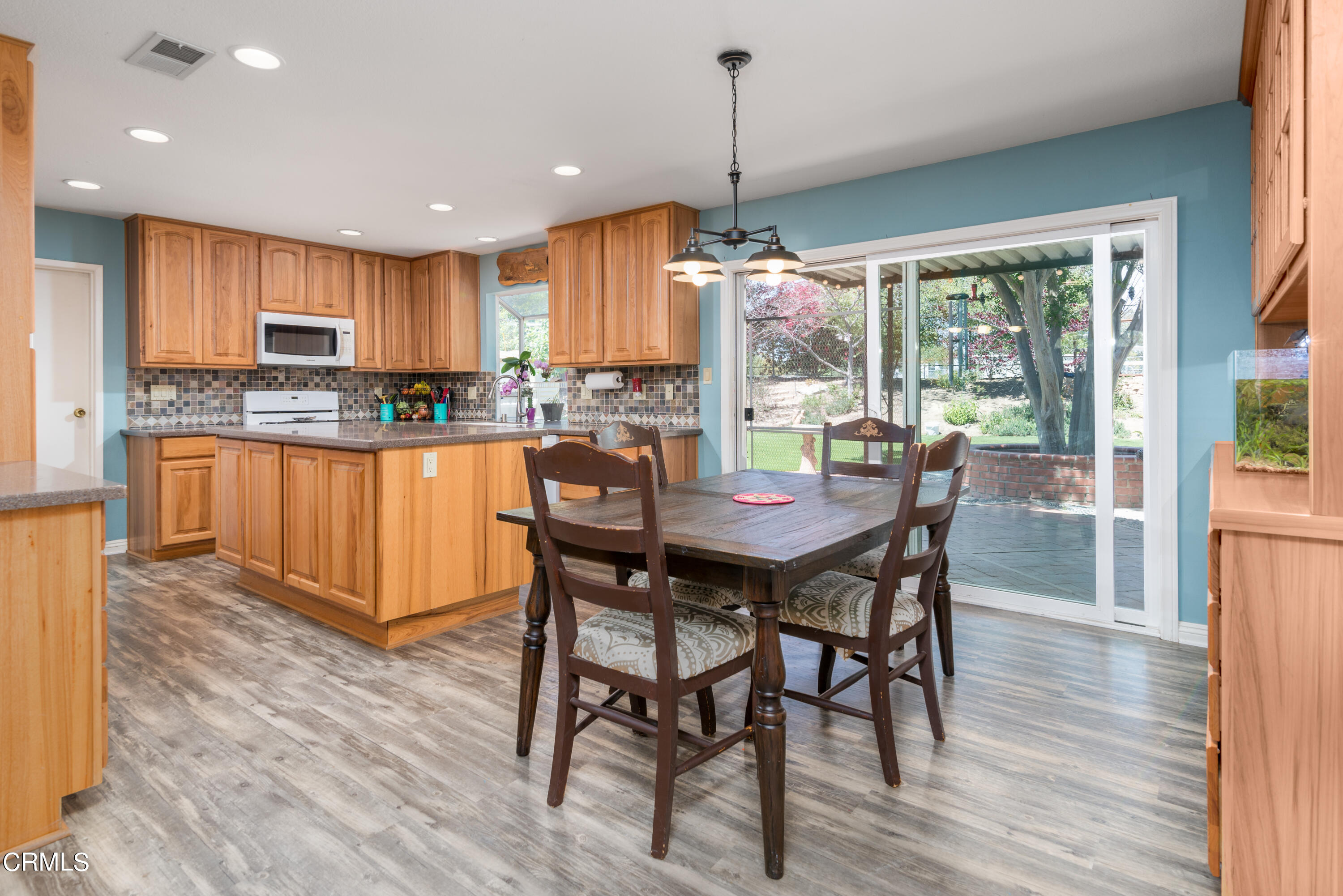 53 West Avenida De Las Flores Thousand Oaks, CA 91360 - Photo 9 of 36 KITCHEN