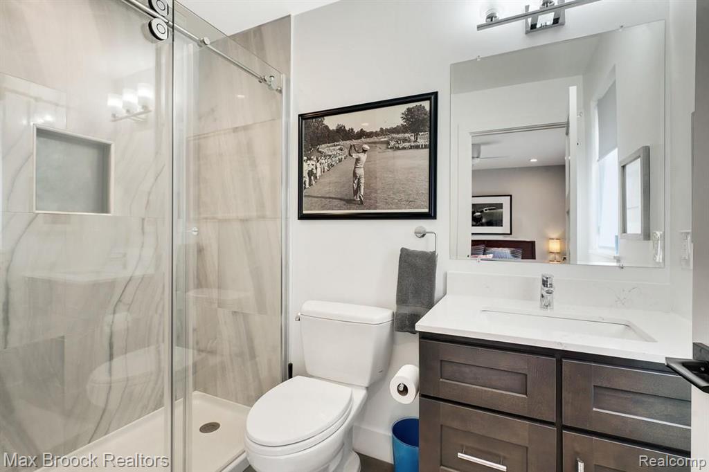 4227 West 14 Mile Road Royal Oak, MI 48073 - Photo 19 of 23