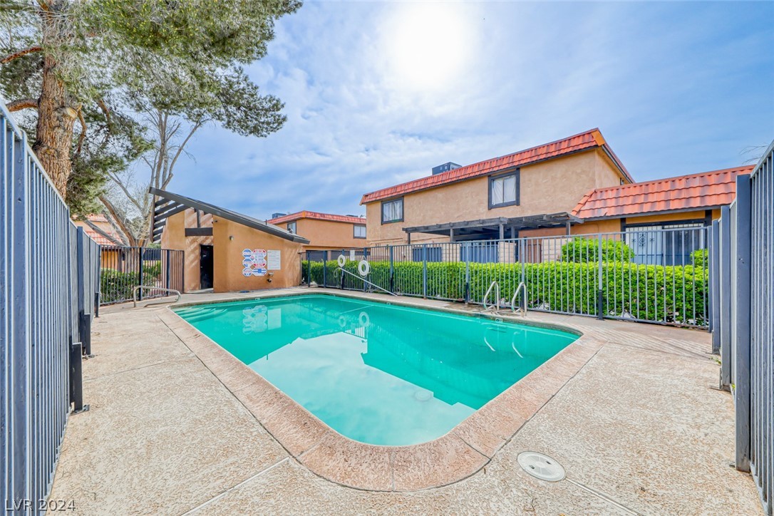 320 Brookside Lane, Unit B Las Vegas, NV 89107 - Photo 3 of 23