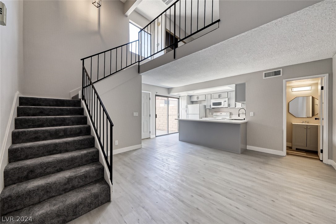 320 Brookside Lane, Unit B Las Vegas, NV 89107 - Photo 8 of 23