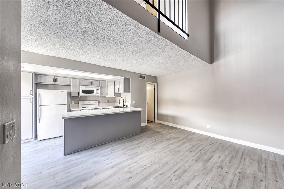 320 Brookside Lane, Unit B Las Vegas, NV 89107 - Photo 9 of 23