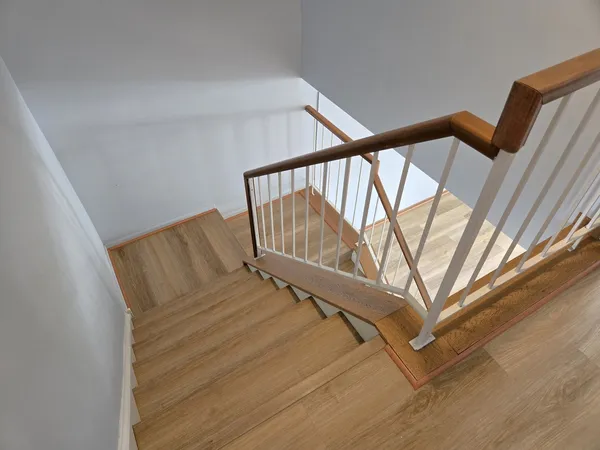 $2,700 | 8 East Shag Bark Lane, Streamwood, IL 60107