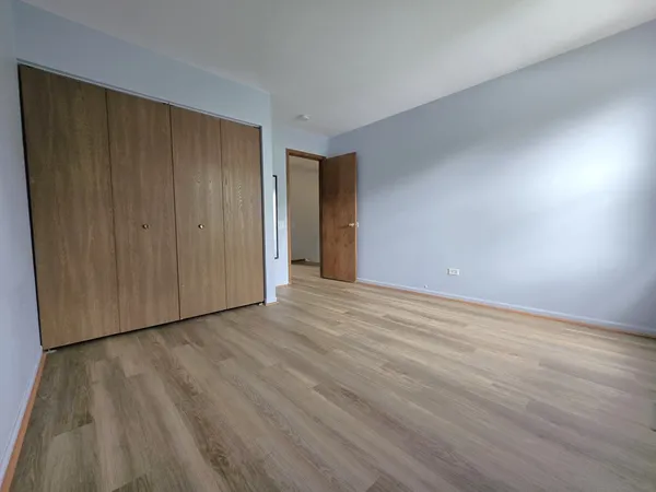 $2,700 | 8 East Shag Bark Lane, Streamwood, IL 60107