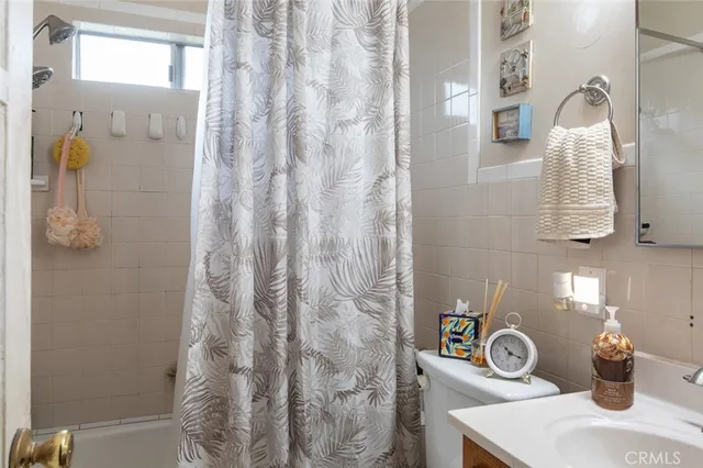 $995,000 | 2410-2412 Termino Avenue, Long Beach, CA 90815