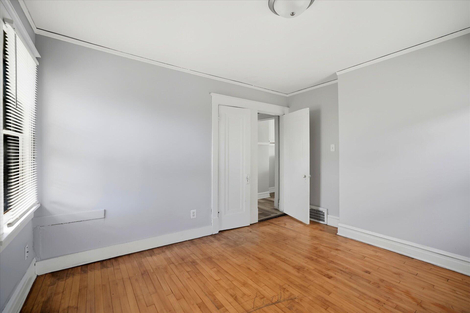 2701 North 39th Street, Unit 2703 Milwaukee, WI 53210 - Photo 11 of 13 09-011_ACAM6435