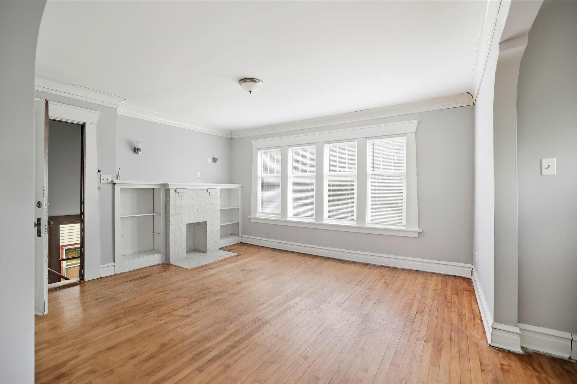 2701 North 39th Street, Unit 2703 Milwaukee, WI 53210 - Photo 12 of 13 01-002_ACAM6402