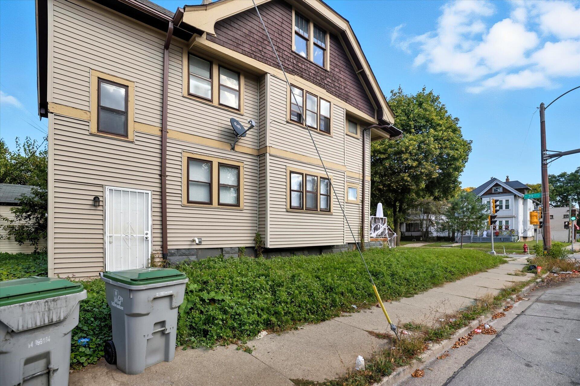 2701 North 39th Street, Unit 2703 Milwaukee, WI 53210 - Photo 13 of 13 06-013_ACAM6441_with_clouds