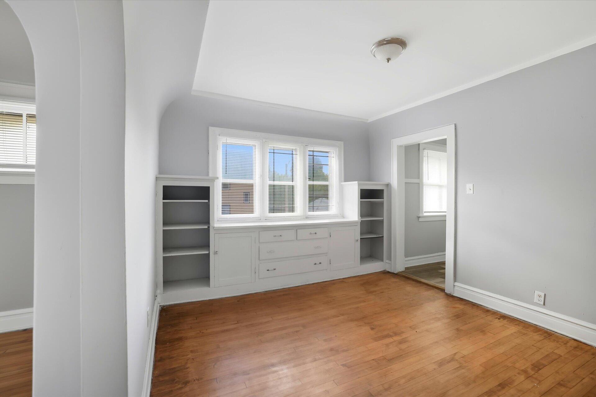 2701 North 39th Street, Unit 2703 Milwaukee, WI 53210 - Photo 2 of 13 03-008_ACAM6411