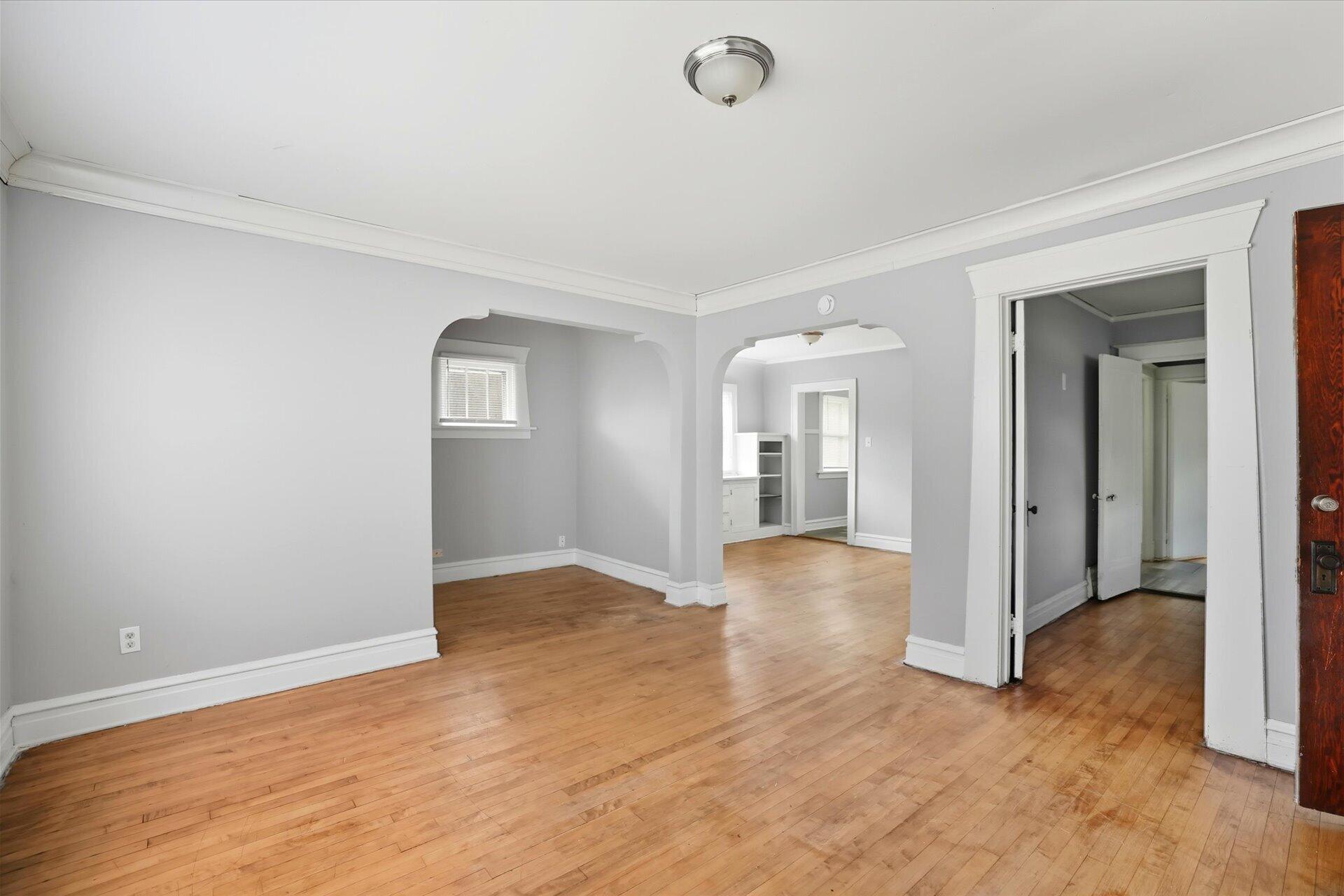 2701 North 39th Street, Unit 2703 Milwaukee, WI 53210 - Photo 10 of 13 04-003_ACAM6405