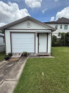 $330,000 | 1005 Ridgelake Drive, Metairie, LA 70001