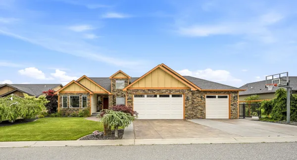 $924,000 | 8604 East Black Oak Lane, Spokane, WA 99217