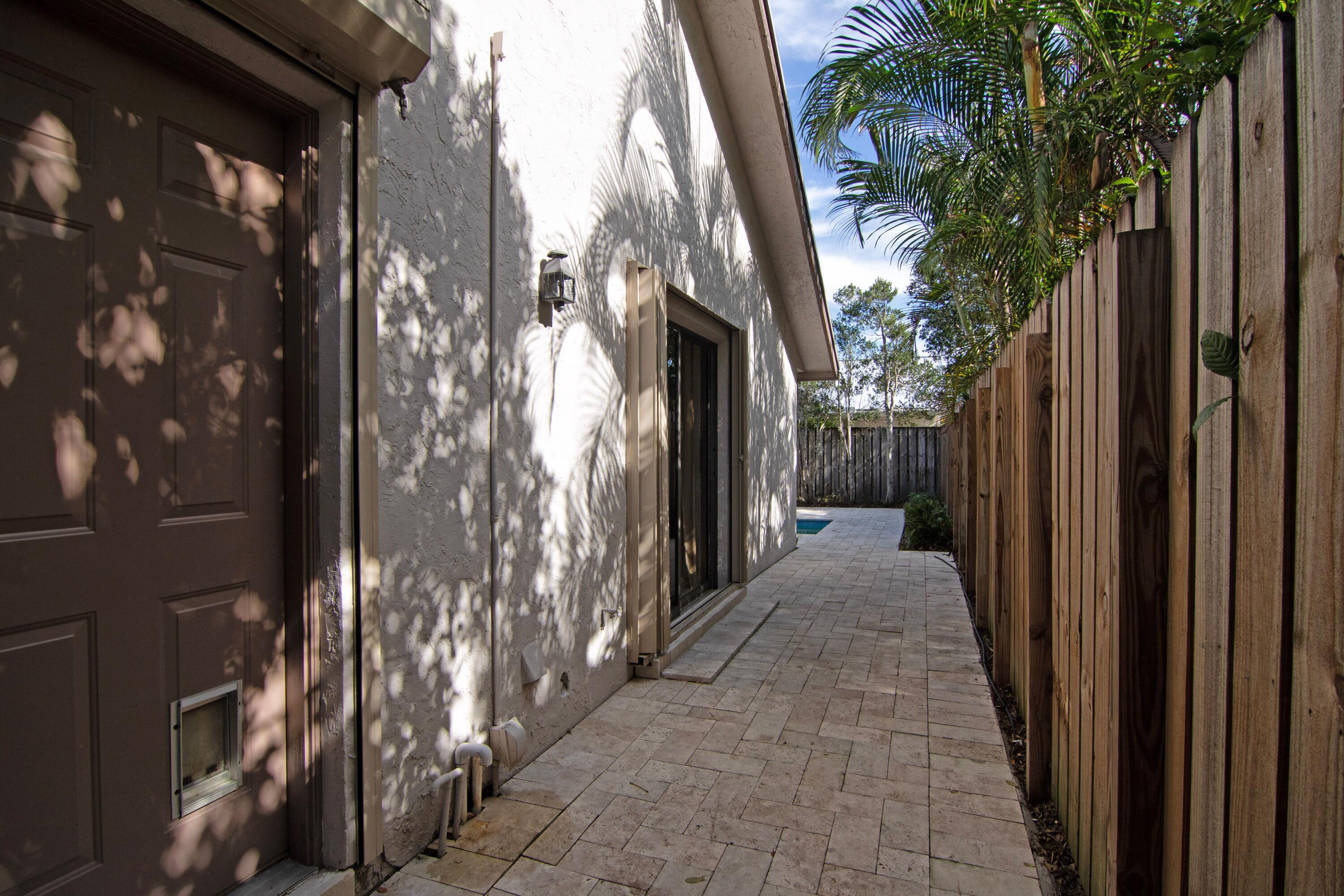 7600 West Country Club Boulevard Boca Raton, FL 33487 - Photo 21 of 26 9-p9v7I0