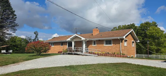 $939,900 | 5563 West Spring Creek Road, Three Oaks, MI 49128