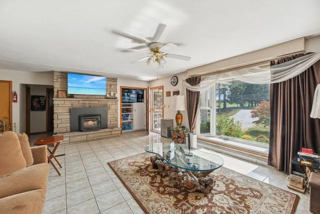 $939,900 | 5563 West Spring Creek Road, Three Oaks, MI 49128