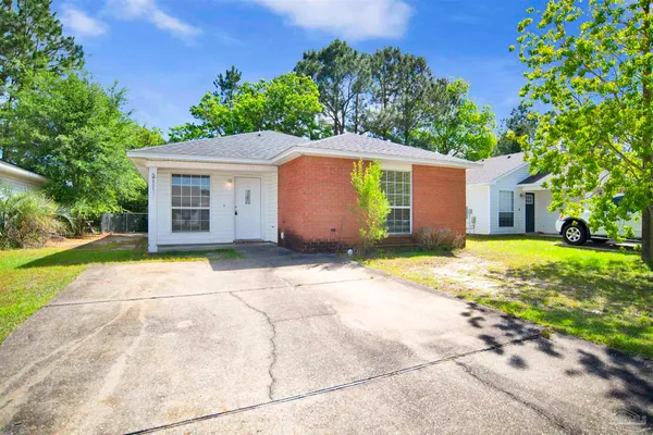 $197,500 | 8931 Forest Oak Drive, Pensacola, FL 32506