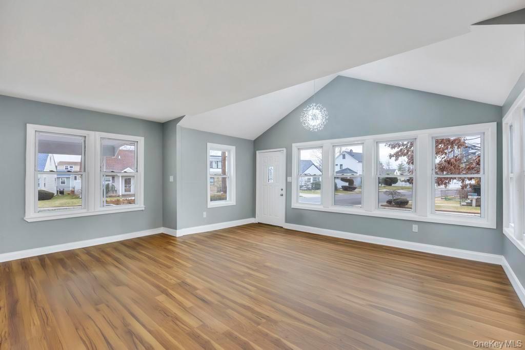 17 Sapir Street Valley Stream, NY 11580 - Photo 3 of 26