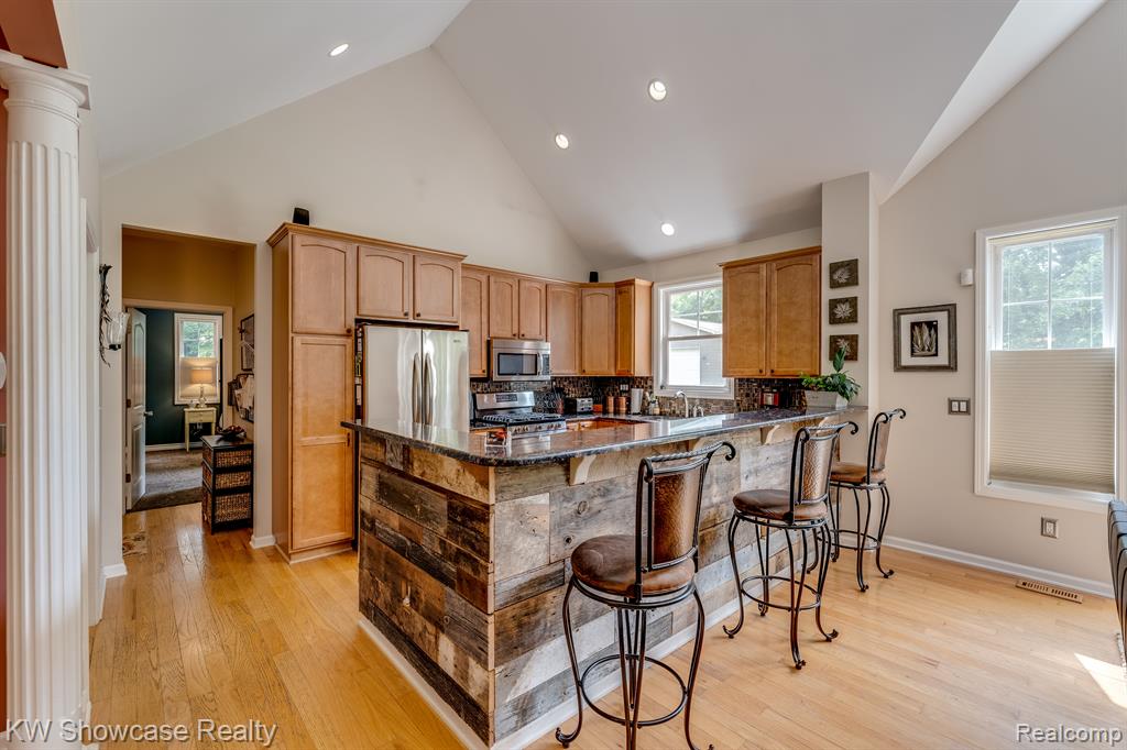 671 North Hughes Road Howell, MI 48843 - Photo 9 of 60