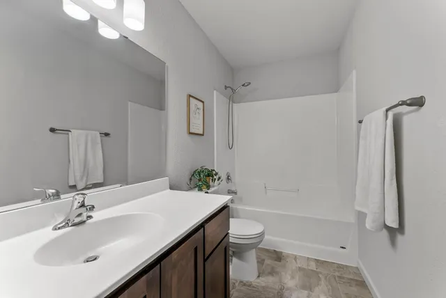 $345,000 | 770 South Rush Creek Lane, Rush City, MN 55069