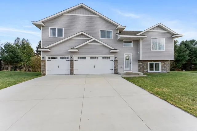 $345,000 | 770 South Rush Creek Lane, Rush City, MN 55069