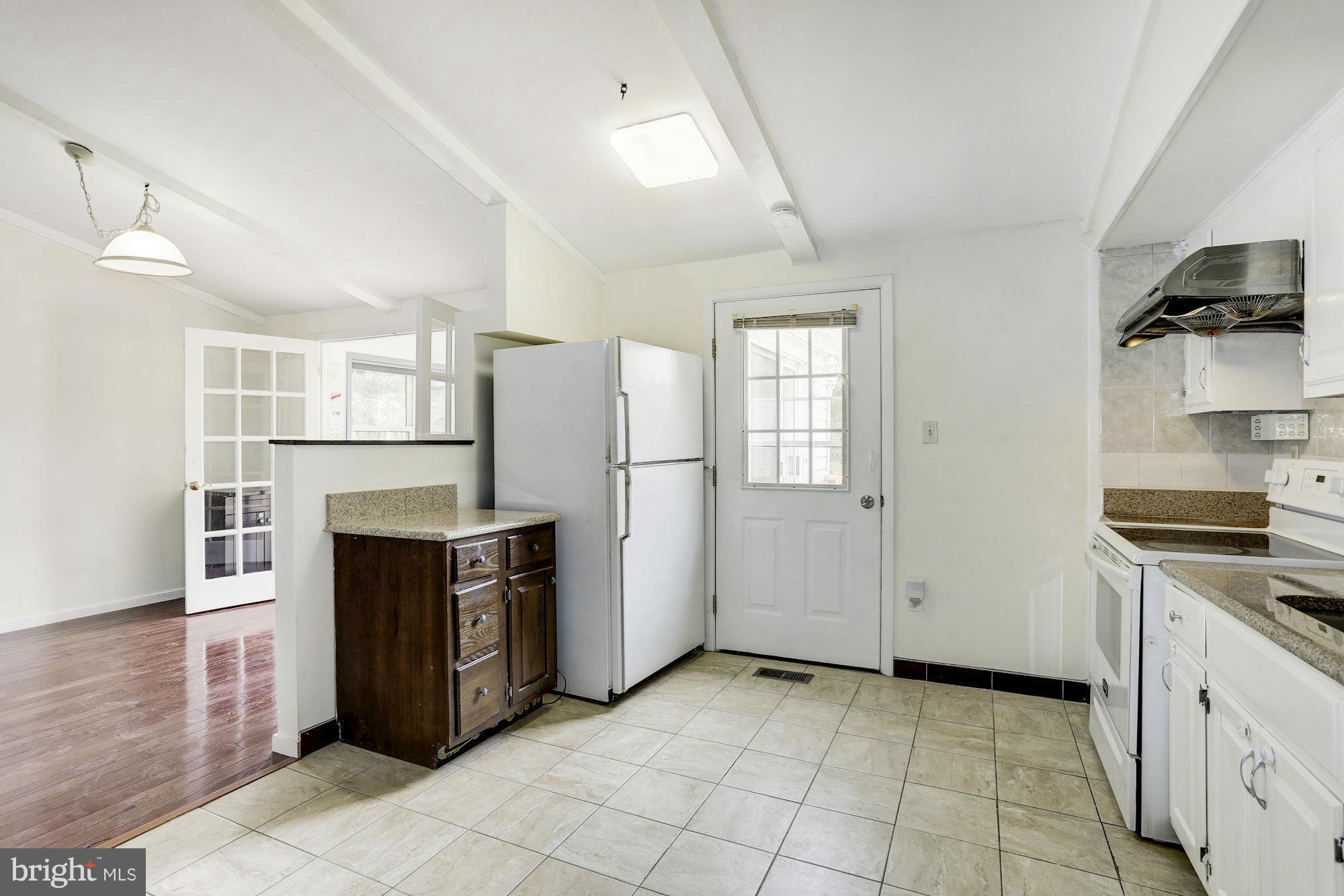 6149 Waiting Spring Columbia, MD 21045 - Photo 6 of 30 Kitchen