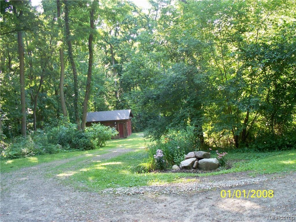 7058 Ridgewood Road Clarkston, MI 48346 - Photo 17 of 17 100_1046.JPG