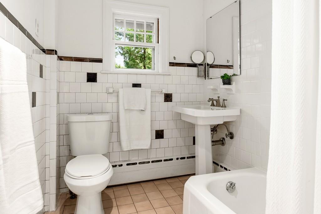 25 Duffield Road Newton, MA 02466 - Photo 12 of 23