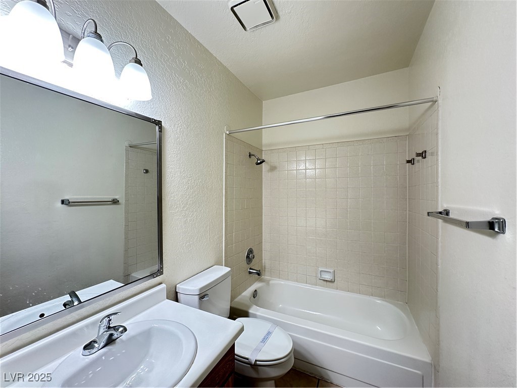 1904 Lirio Way, Unit D Las Vegas, NV 89108 - Photo 13 of 15