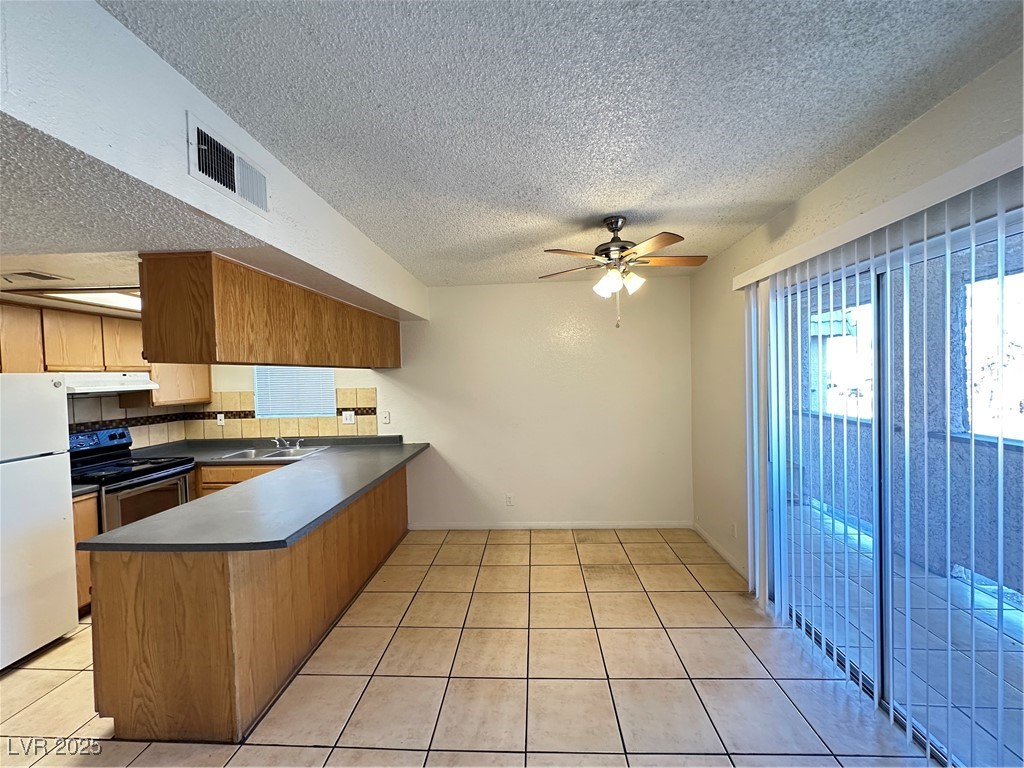 1904 Lirio Way, Unit D Las Vegas, NV 89108 - Photo 4 of 15