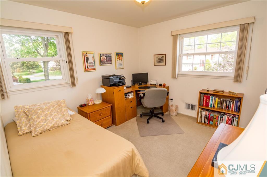 9 Tompkins Road East Brunswick, NJ 08816 - Photo 14 of 19 Gallery Image 14