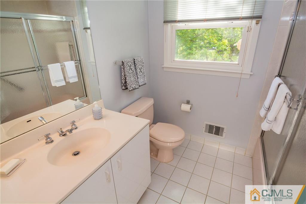 9 Tompkins Road East Brunswick, NJ 08816 - Photo 16 of 19 Gallery Image 16