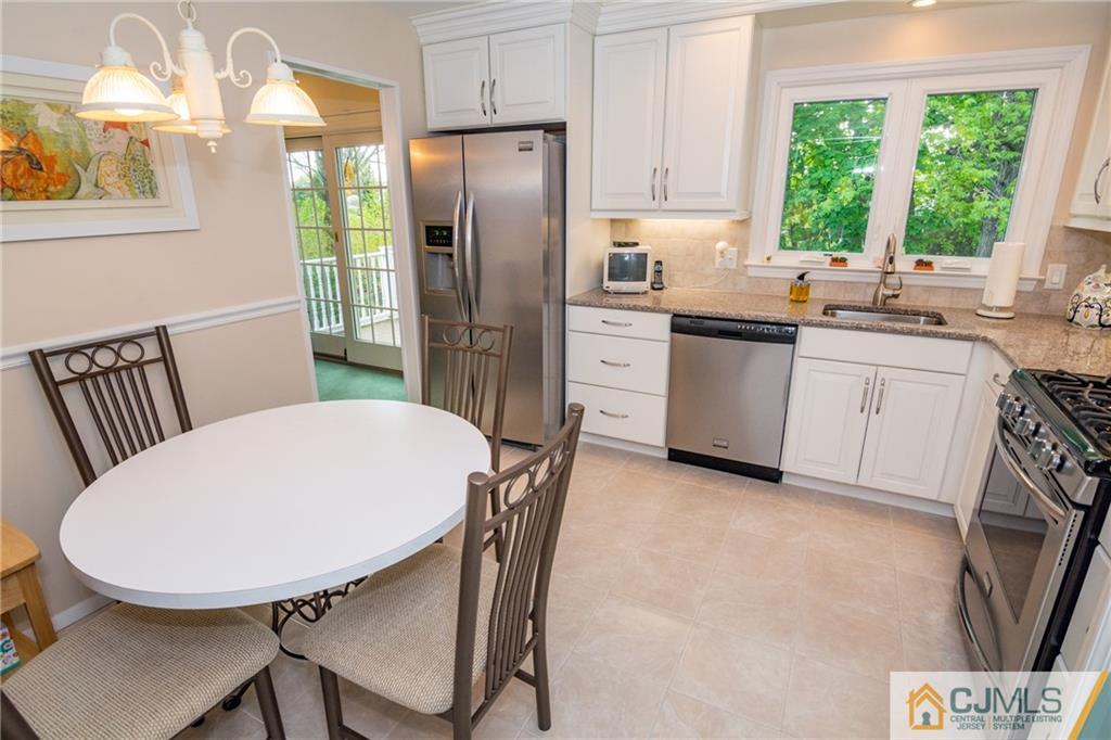 9 Tompkins Road East Brunswick, NJ 08816 - Photo 4 of 19 Gallery Image 4