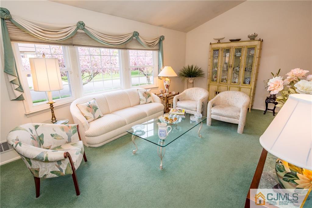 9 Tompkins Road East Brunswick, NJ 08816 - Photo 7 of 19 Gallery Image 7