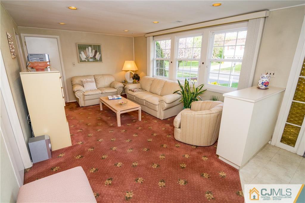 9 Tompkins Road East Brunswick, NJ 08816 - Photo 9 of 19 Gallery Image 9