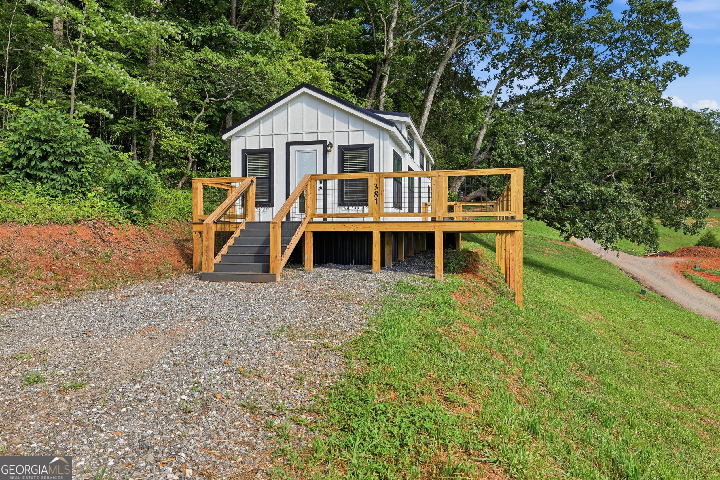 527 Saunders Road, Unit 9 Franklin, NC 28734 - Photo 2 of 39