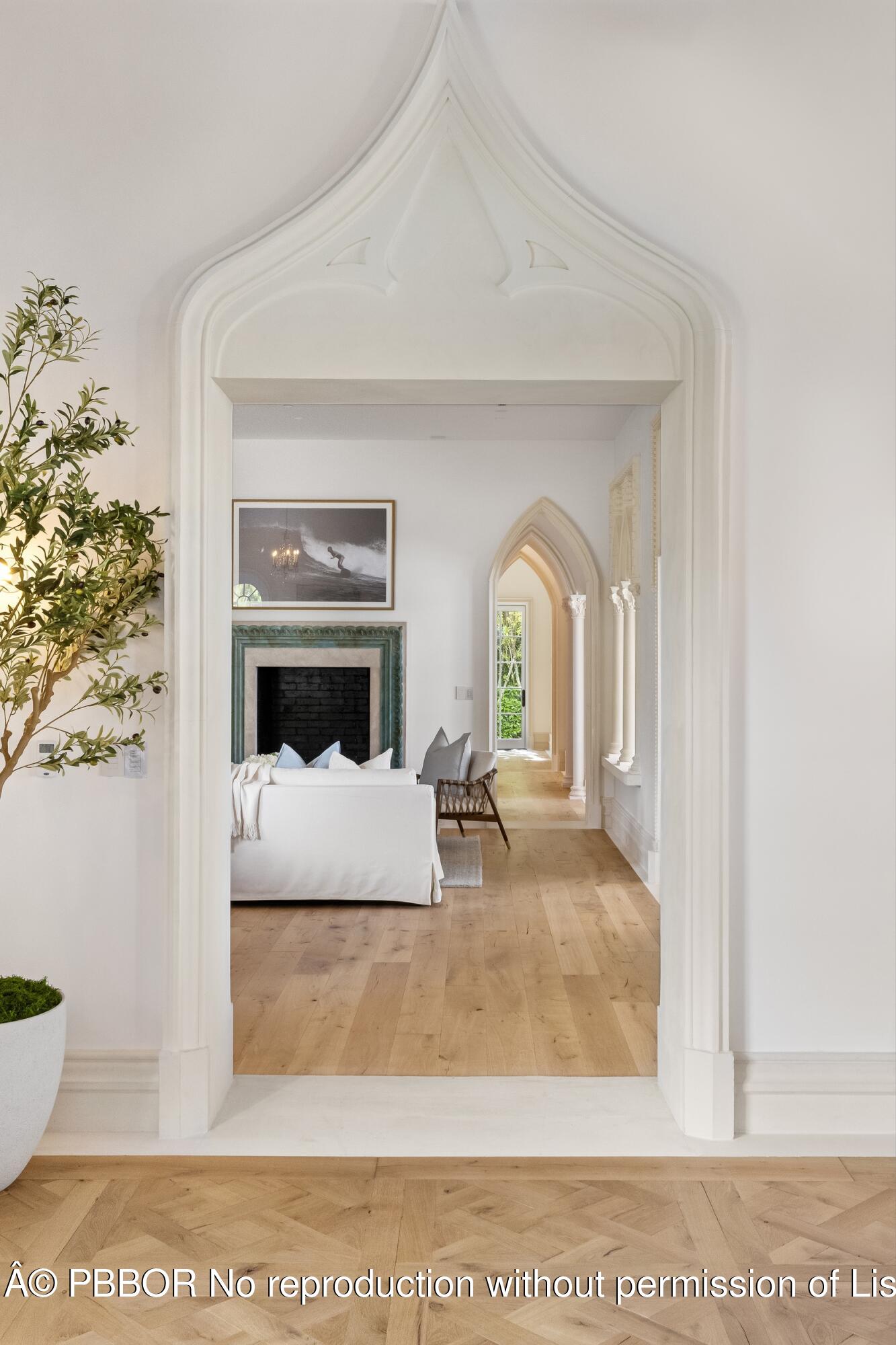 800 South County Road Palm Beach, FL 33480 - Photo 37 of 76 Hallway Lower 1