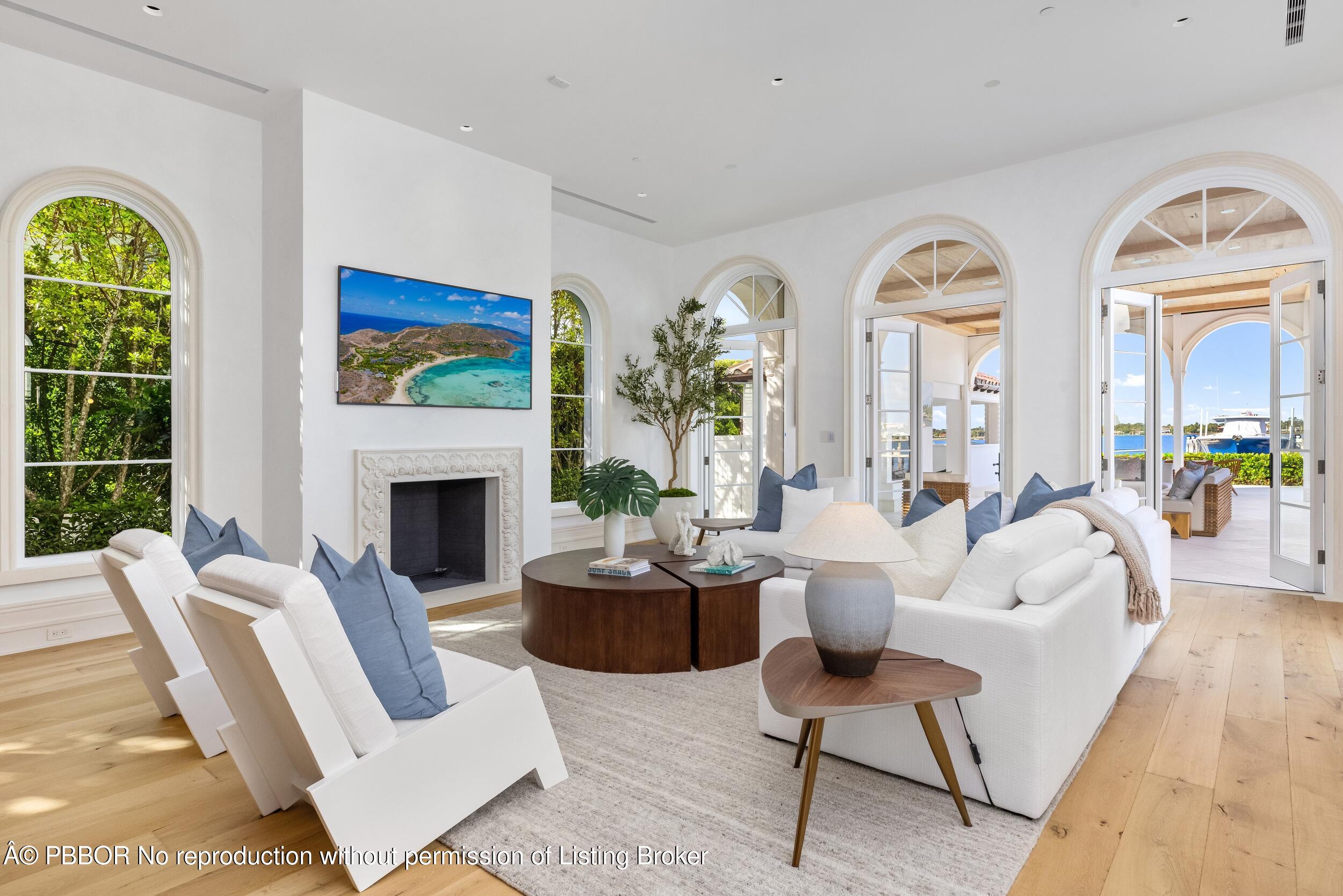 800 South County Road Palm Beach, FL 33480 - Photo 44 of 76 Family Room 4 TV