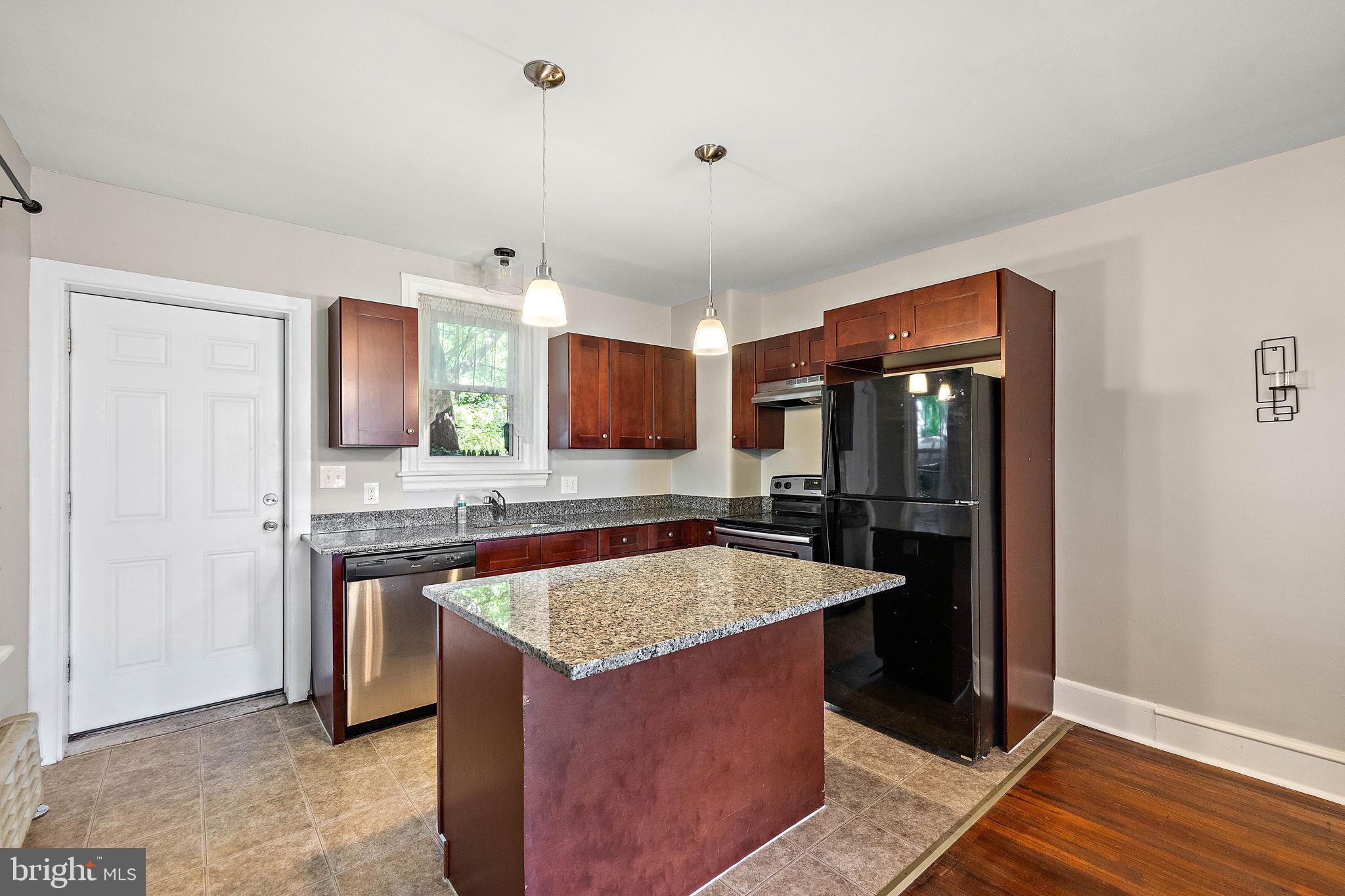 33 West Spring Avenue Ardmore, PA 19003 - Photo 8 of 29 Granite Countertops