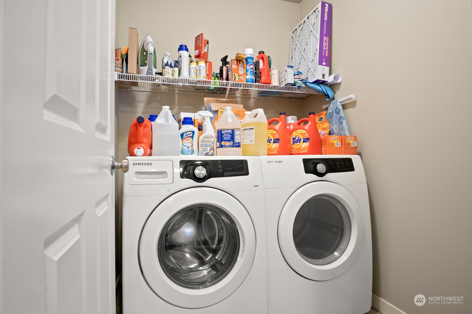 4806 Northeast 3rd Place Renton, WA 98059 - Photo 25 of 32 a utility room with dryer and washer