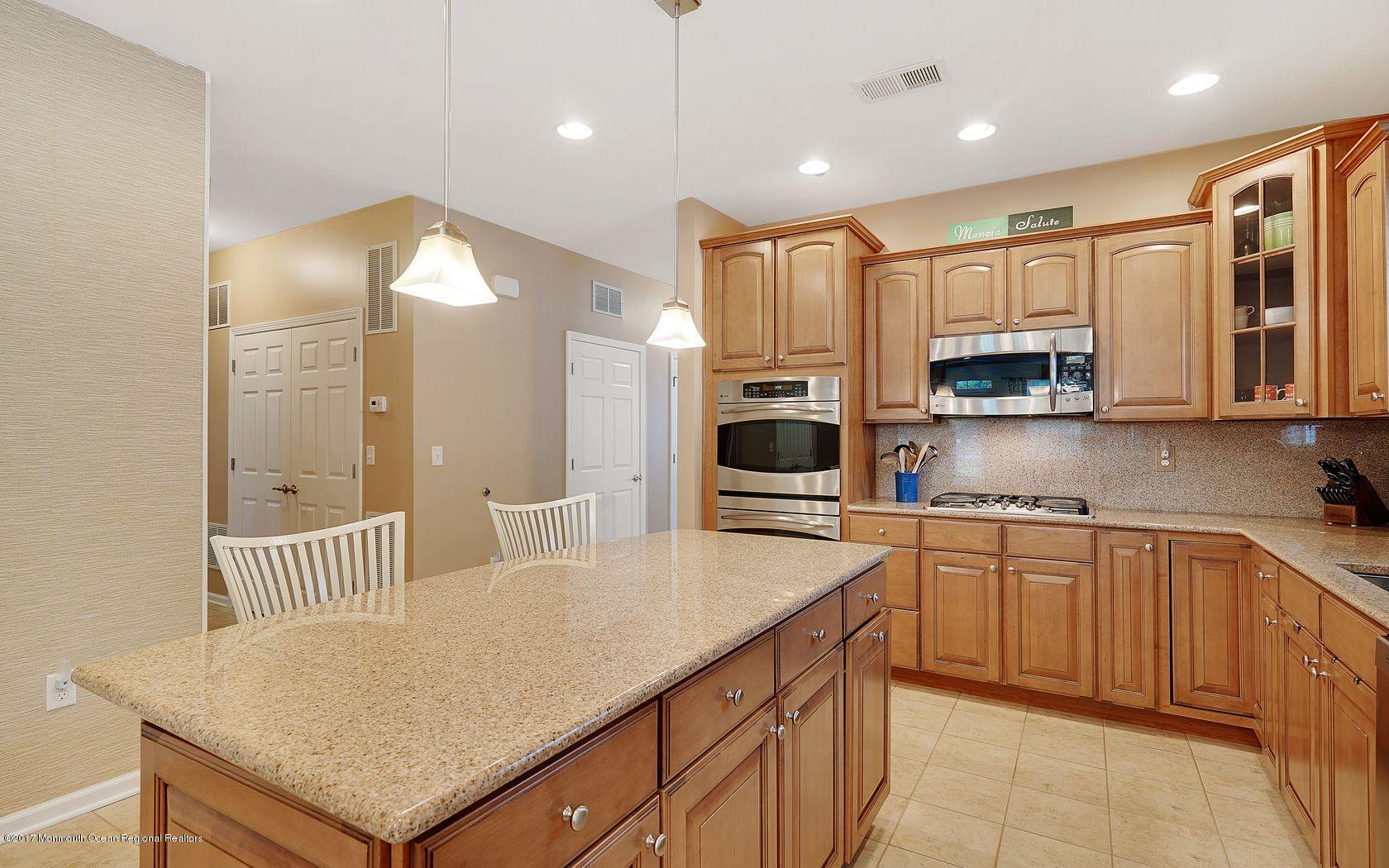 3 Sutfield Road Jackson, NJ 08527 - Photo 12 of 31 Kitchen