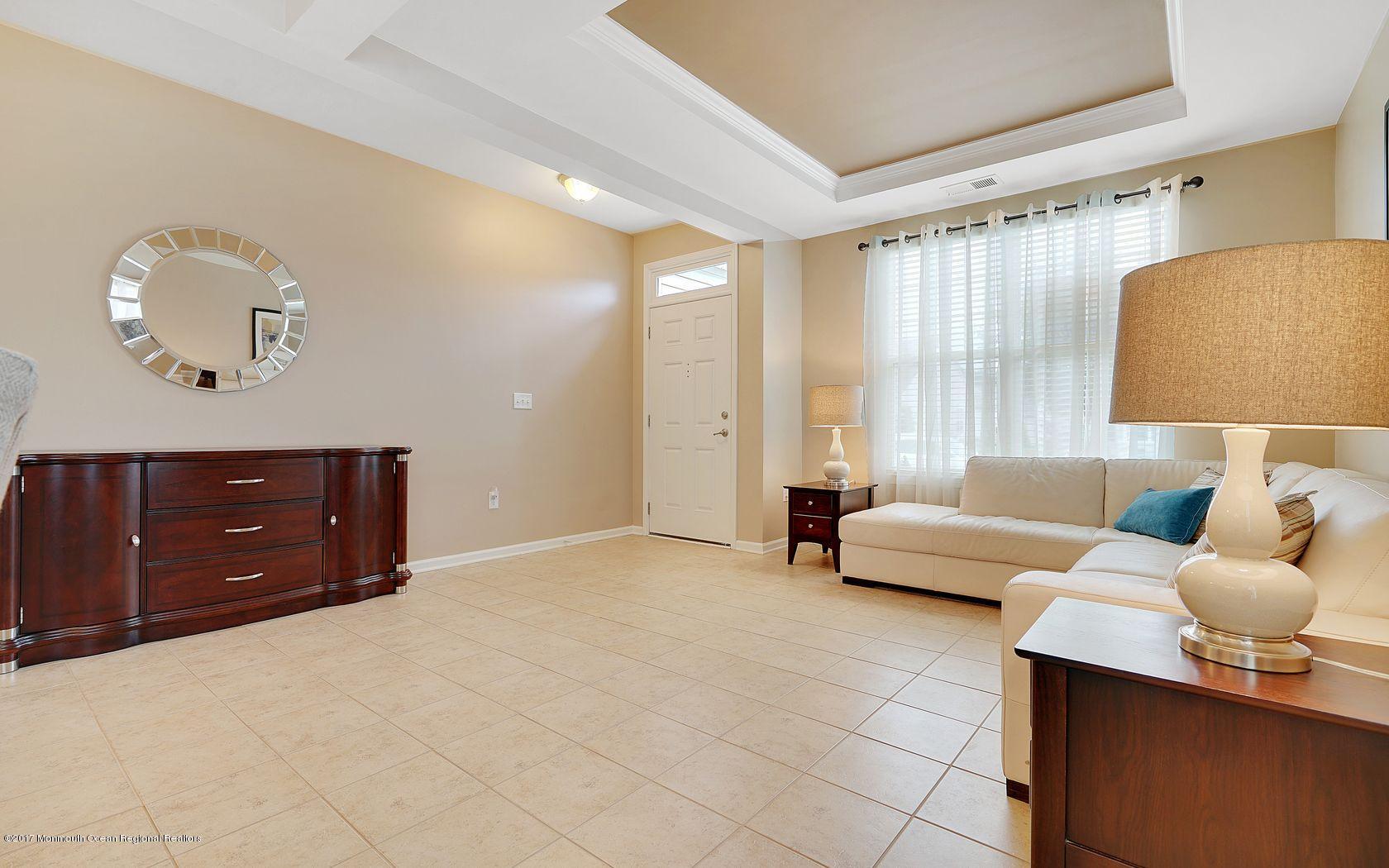 3 Sutfield Road Jackson, NJ 08527 - Photo 5 of 31 Living Room